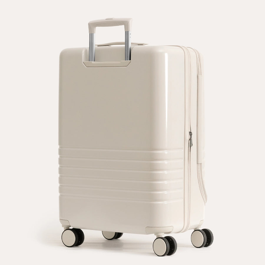 Getaway 24" Check-in: Side-Opening