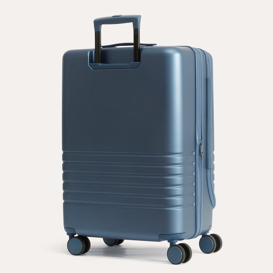 Getaway 24" Check-in: Side-Opening