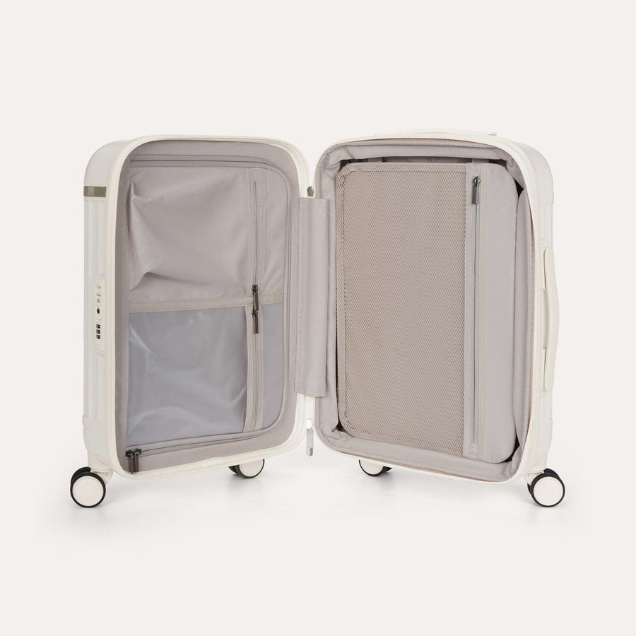 Roamer Expandable 20" Carry On Luggage - Stellarmarketstore