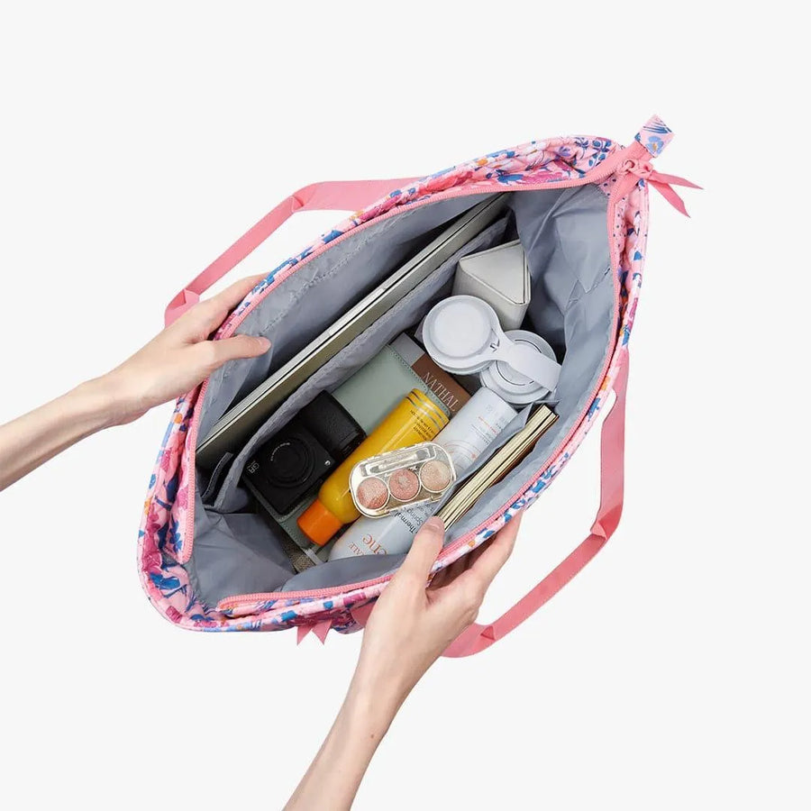 The Wanderland Travel Tote - Stellarmarketstore